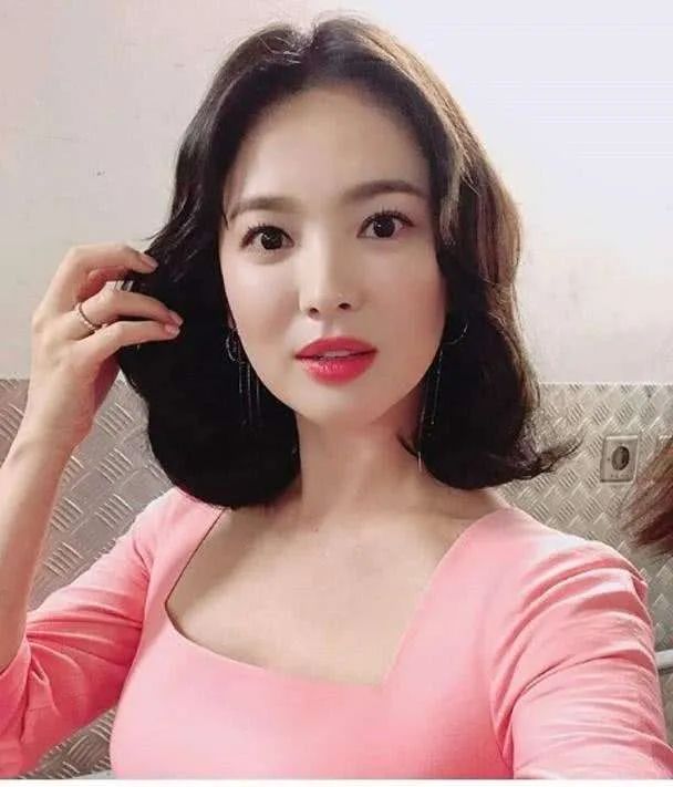 女明星为啥不老_宋慧乔冻龄护肤方法_宋慧乔皮肤保养秘诀